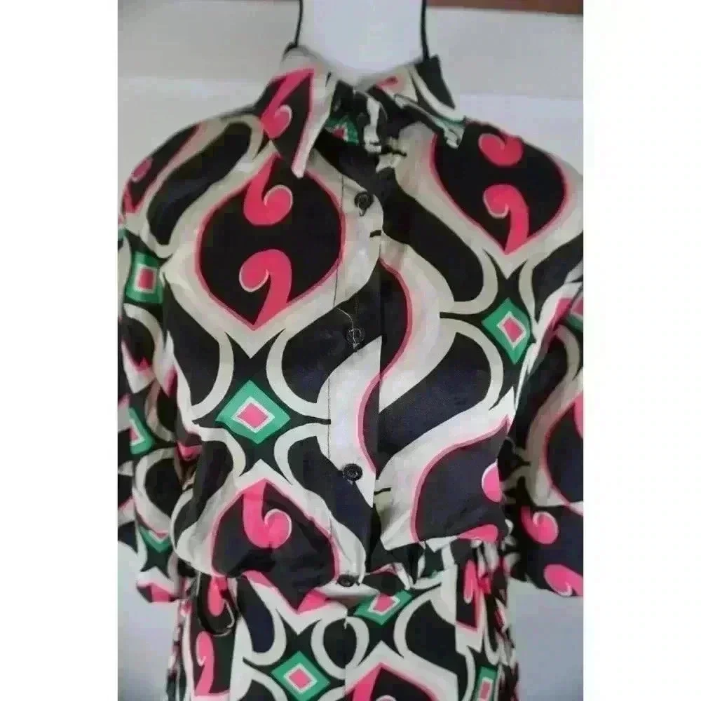 New Collection Italy Satin Button Down Crop Top & Short Set, Size M/L - Picture 2 of 12